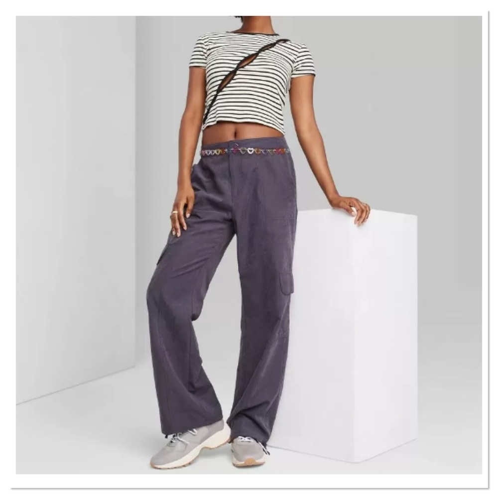 Wild Fable Women’s Low Rise Straight Leg Cargo Pants